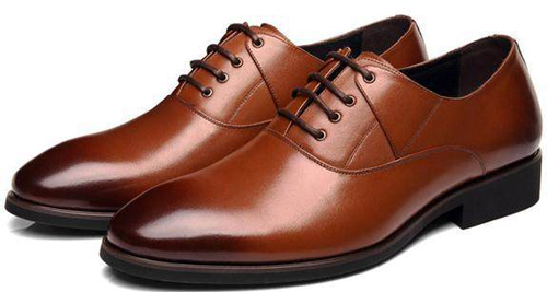 搭配西装的正装皮鞋该怎么选4